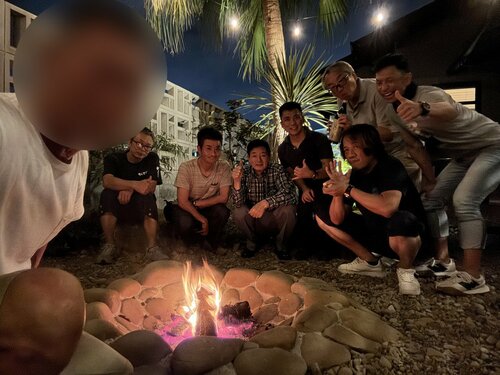 最新鋭のステルス戦闘機F35が12機配備される予定の新田原基地。みなさん翌日は休みなのに、「軽く一杯」で済ませるのはさすがです