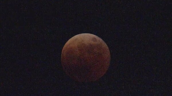 「皆既月食」９月８日未明に約３年ぶりの天体ショー 愛媛は多少雲も見られるチャンス【愛媛】 - FNNプライムオンライン