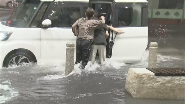 三重県の地下駐車場で270台の水没被害、富山市の地下駐車場は同じ事態を防げるのか 専門家「従来の街づくりの考え方を変える必要」｜FNNプライムオンライン - FNNプライムオンライン