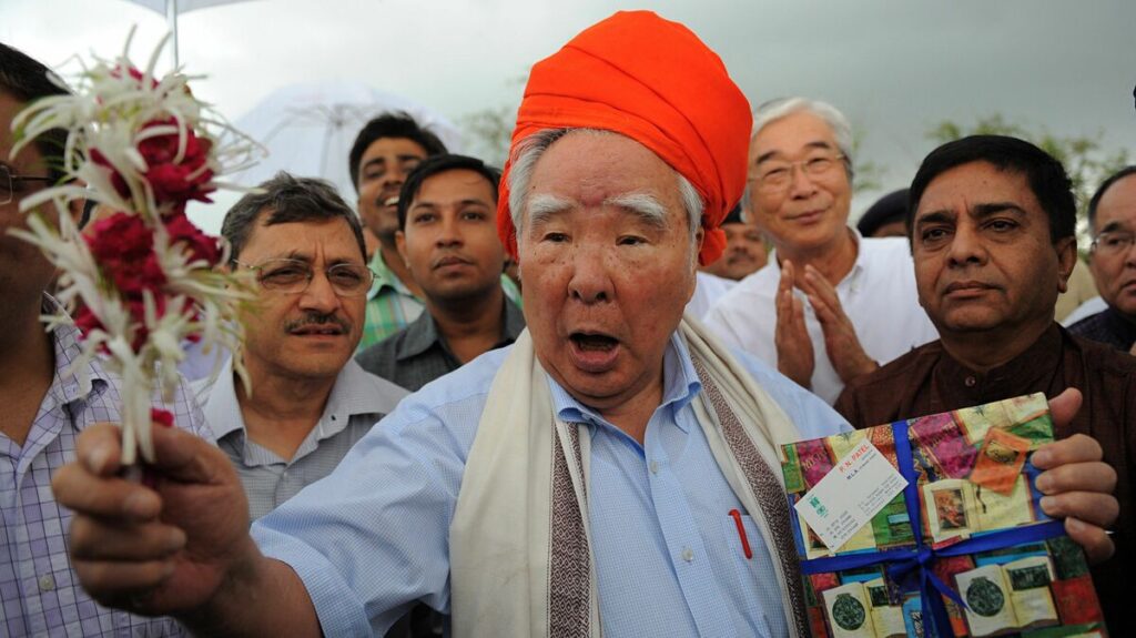 まさに豊田章男会長が憧れた｢おやじさん｣だった…鈴木修さんが｢インド工場の食堂｣で従業員の心を掴んだ行動 だからスズキの車はインドで支持されている | PRESIDENT Online（プレジデントオンライン）