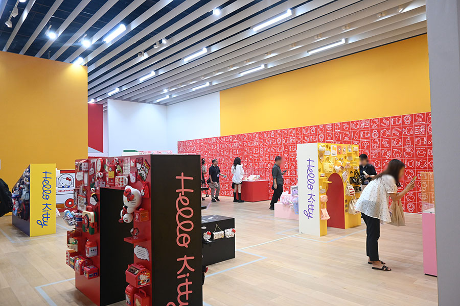 「Hello Kitty展 —わたしが変わるとキティも変わる—」展示風景