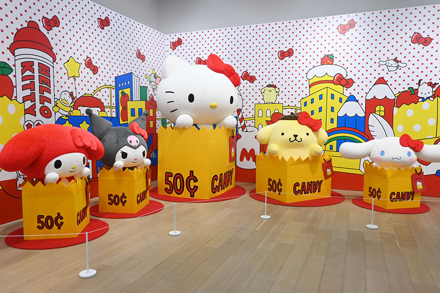 「Hello Kitty展 —わたしが変わるとキティも変わる—」展示風景
