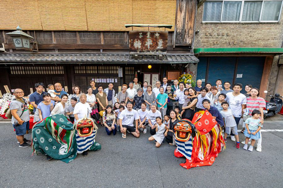 多くの人に応援してもらい、再創業の日を迎えました（提供：するがや祇園下里　撮影：安田格）