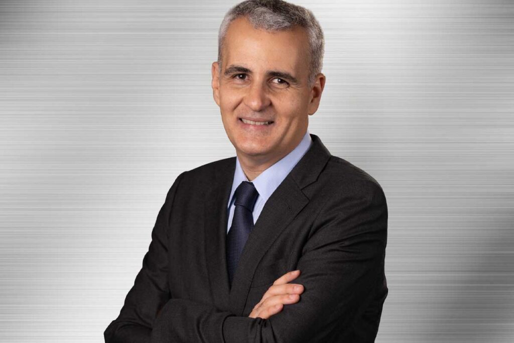 ステランティスCEO、ブラジル出身の親友を新CFOに任命。"私たちは15年間一緒に仕事をしてきた" - ItalPassion