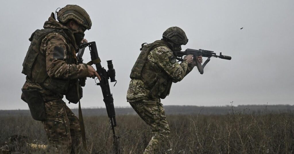 ウクライナ人はロシア人をドネツクの一部から追い出し、村を取り戻します