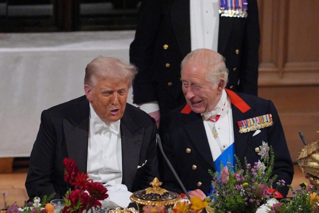 トランプは「彼らが私たちに仕えたものは何でも」と、どの人間よりも多くの絵画を見ました」