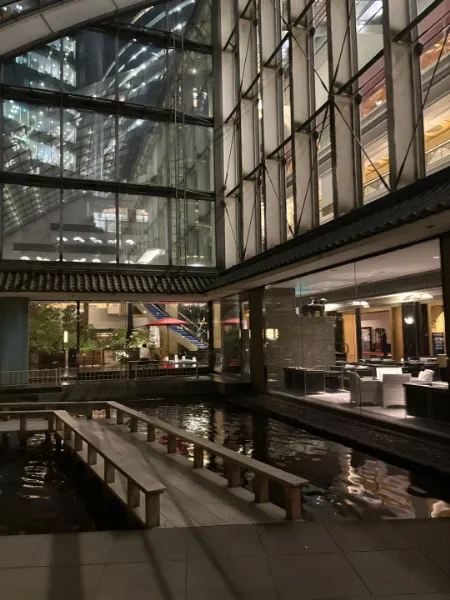 目黒駅から歩いて約3分の「ホテル雅叙園東京」の館内