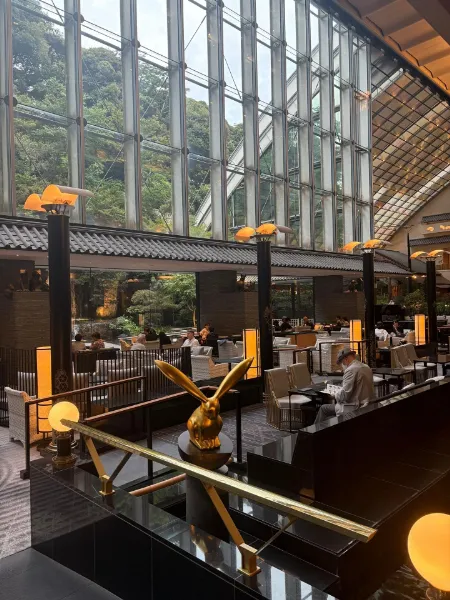 「ホテル雅叙園東京」の1階にあるカフェラウンジ「パンドラ」