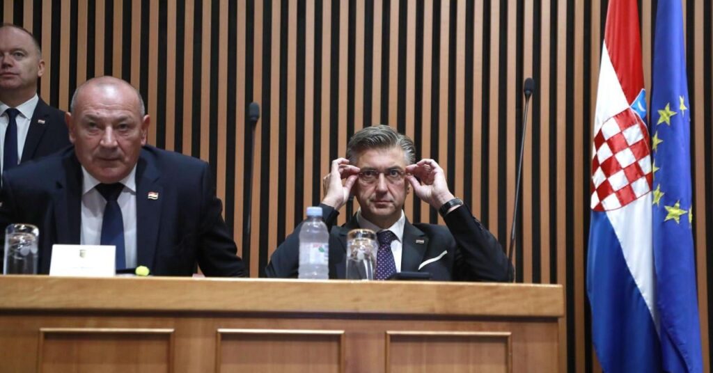 Bencic：あなたはco病者です！ Naziの挨拶を合法化するEUの最初の首相。 Plenkovic：このHDZは社会にとって有益です