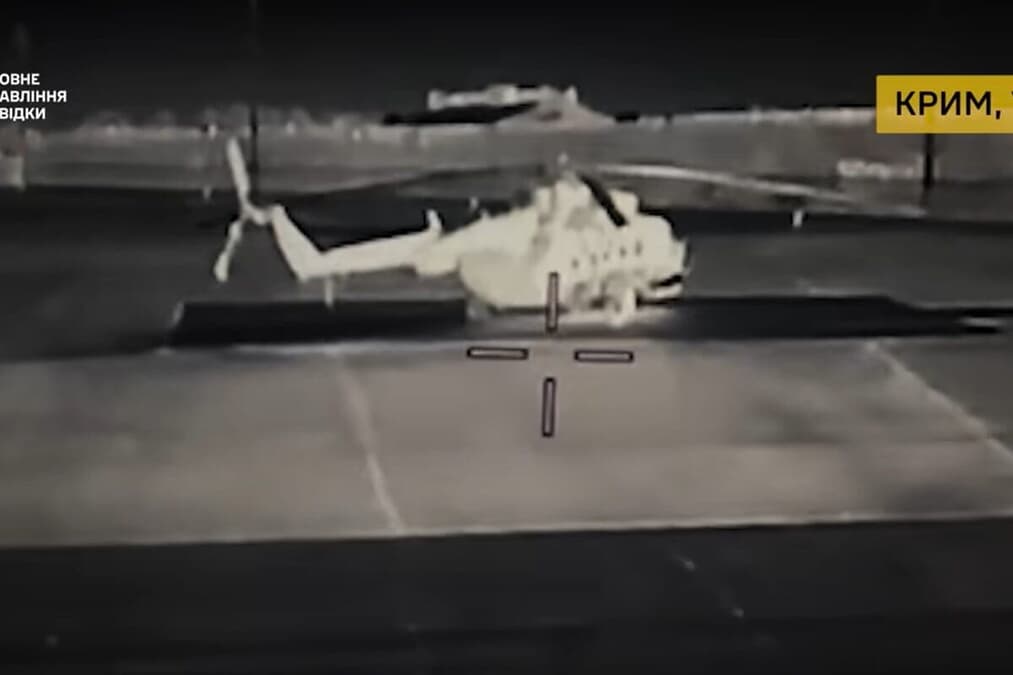 【動画】ロシア軍Mi-8ヘリに忍び寄り、瞬時に突撃するドローン...反撃の隙もない自爆攻撃の瞬間映像を公開 - ニューズウィーク日本版 オフィシャルサイト