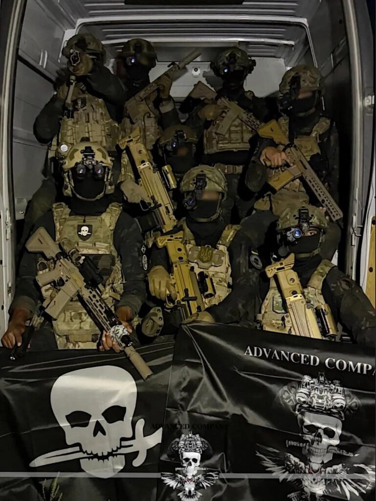 Revanche Tactical GroupのUrkaineの国際戦闘機 - 上級会社