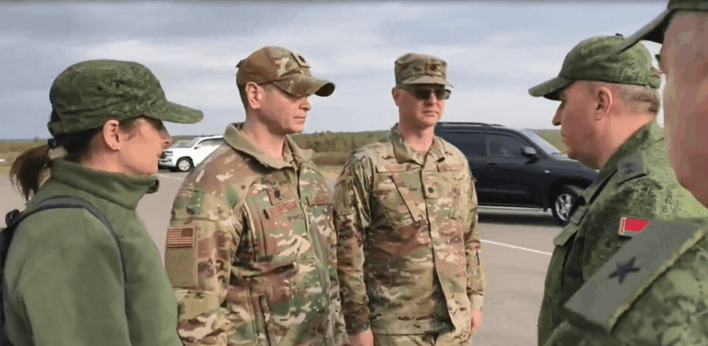 米国の役員は、軍事運動ザパッドを観察するためにベラルーシを予期しない訪問で到着しました