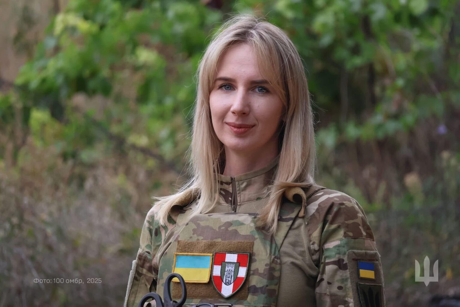 ウクライナの戦闘メディック - 彼女はウクライナ軍の100番目の別々の機械化された旅団から来ています。彼女は2年間軍隊にいました。