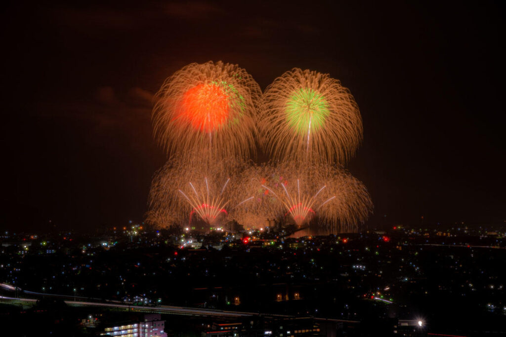 【2025】鹿児島・姶良「第7回あいら市花火大会」が本日開催！一万発の花火を打ち上げ | 夜景FANマガジン