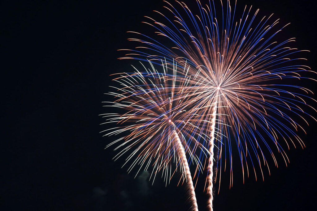【2025】「志布志みなとまつり」が本日開催！1万発の花火を打ち上げ | 夜景FANマガジン