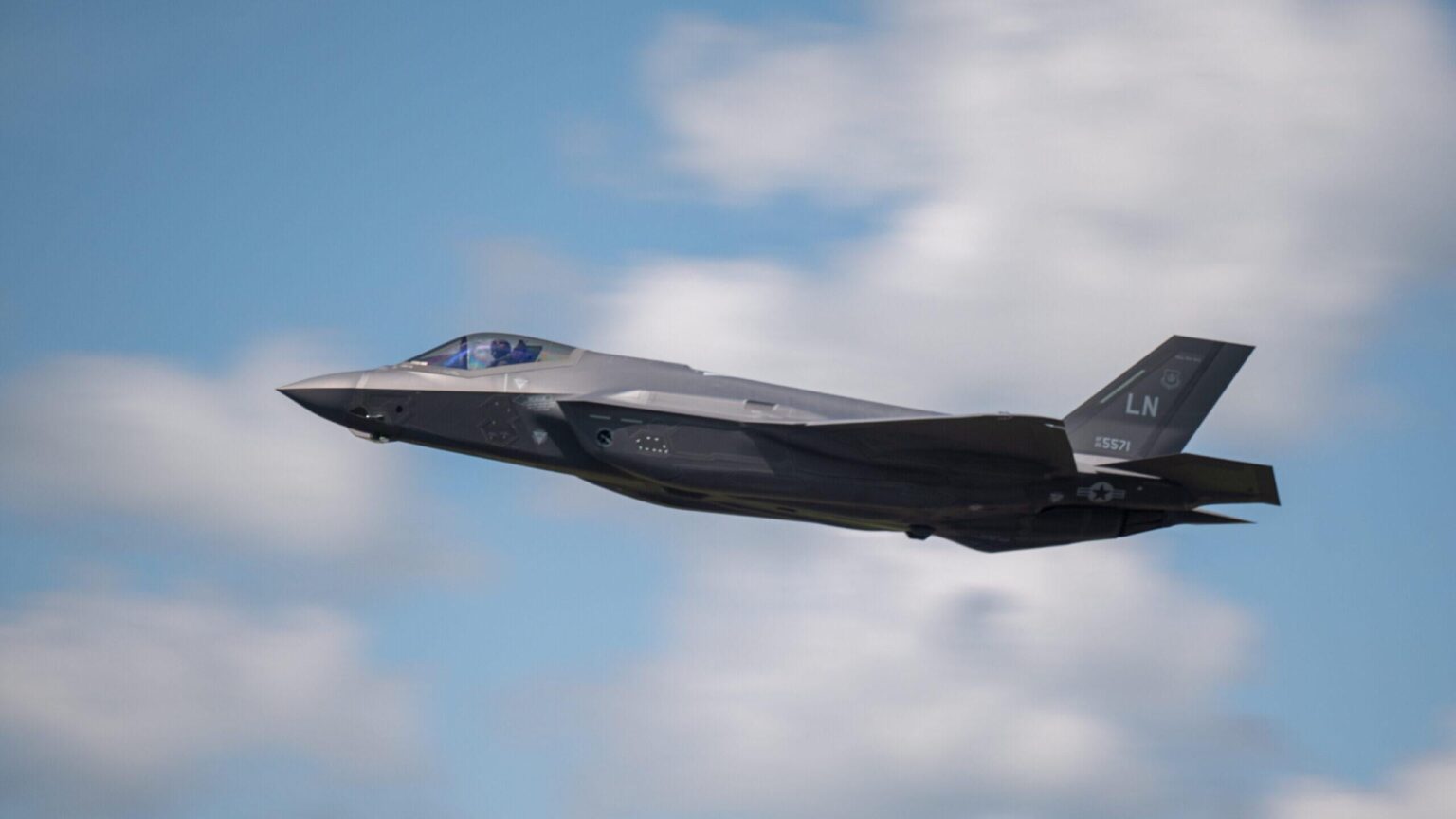 F-35ロット18 '価格上昇、インフレ、原材料コストの上昇：ペンタゴン - ベルンが36 F-35ASの命令で6億1,000万ドルの増加に直面しているため、スイスと米国の間のコストの上昇が続いた、と国防当局者は防衛を破壊すると語った