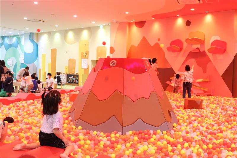 兵庫県初出店！地球をテーマにした屋内型こどもの遊び場「ちきゅうのにわ 姫路リバーシティー店」が10月24日オープン