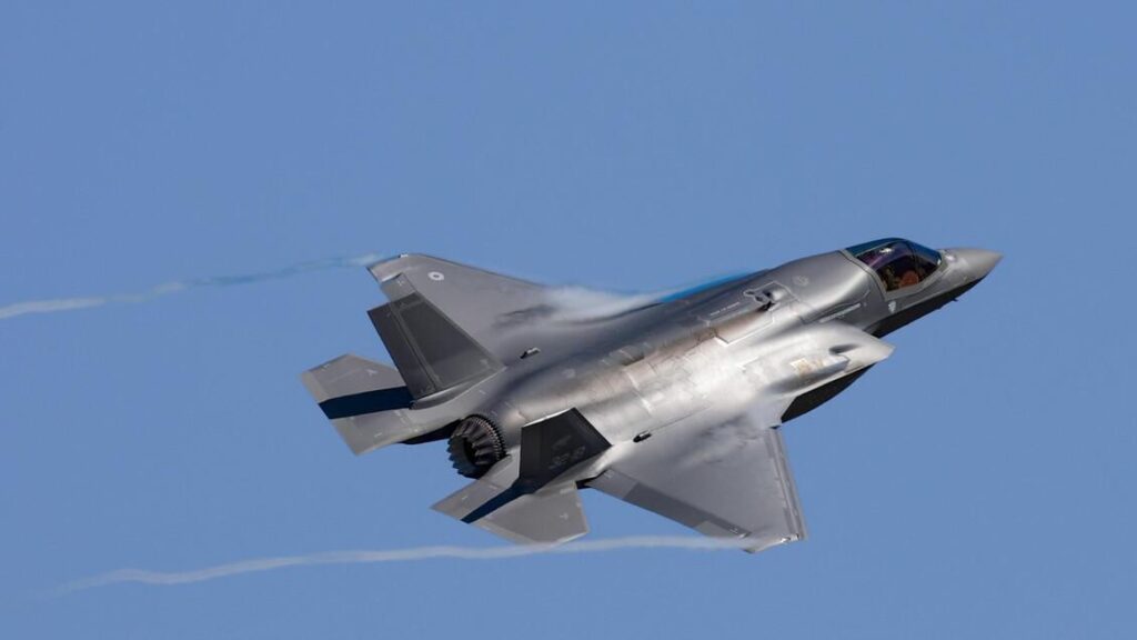 3つのロシア語ジェットは、イタリアのF-35によって拒否されたエストニアの空域に違反しています。