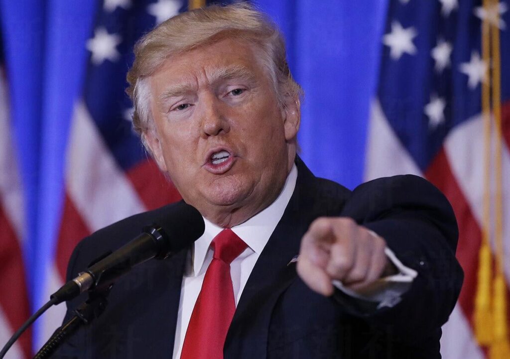 トランプ氏が“新興国も顔負け”の「政敵排除」 家宅捜査、FRB理事の解任、検察官の調査…投資面での米国信用度が悪化の危険性 ― 35歳未満のトランプ支持者が激減