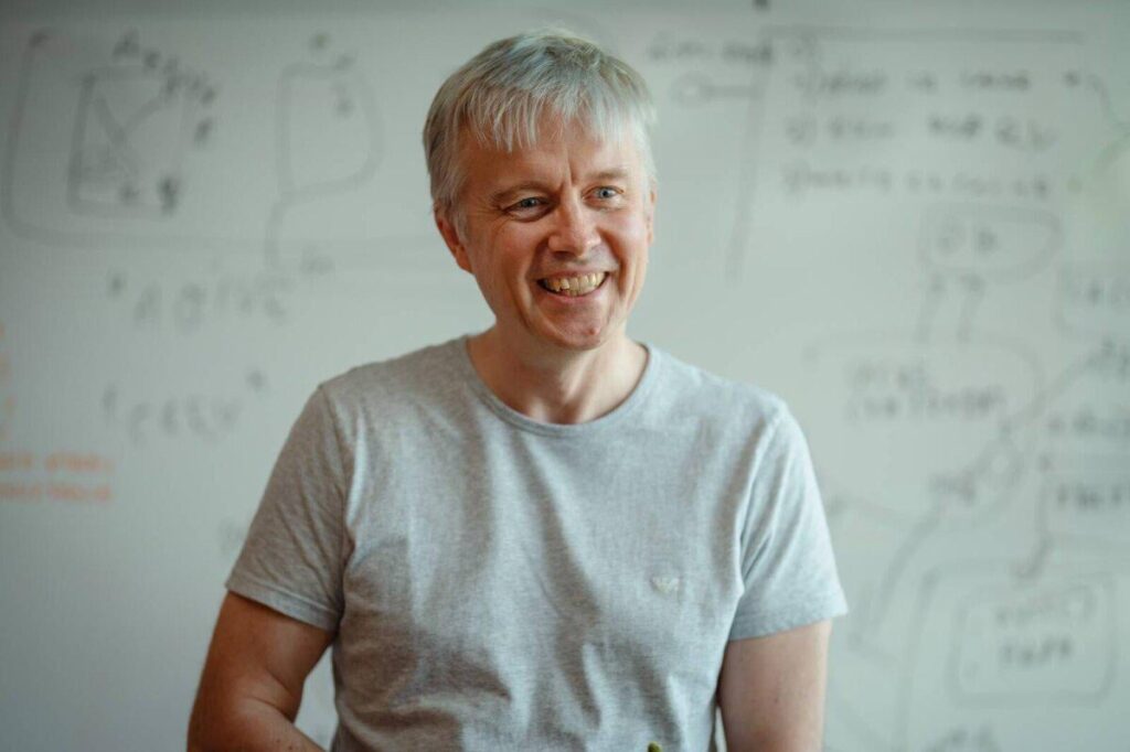 AI会社人類（claude.ai）を持つJaan Tallinnの価値は1830億に増加し、TallinnをEstoniaで最も裕福な人にする可能性があります。 Jaan Tallinnは、2021年にAシリーズの資金調達ラウンドで6億2,300万ドルの価値から1億2,400万ドルの人類をリードしました。