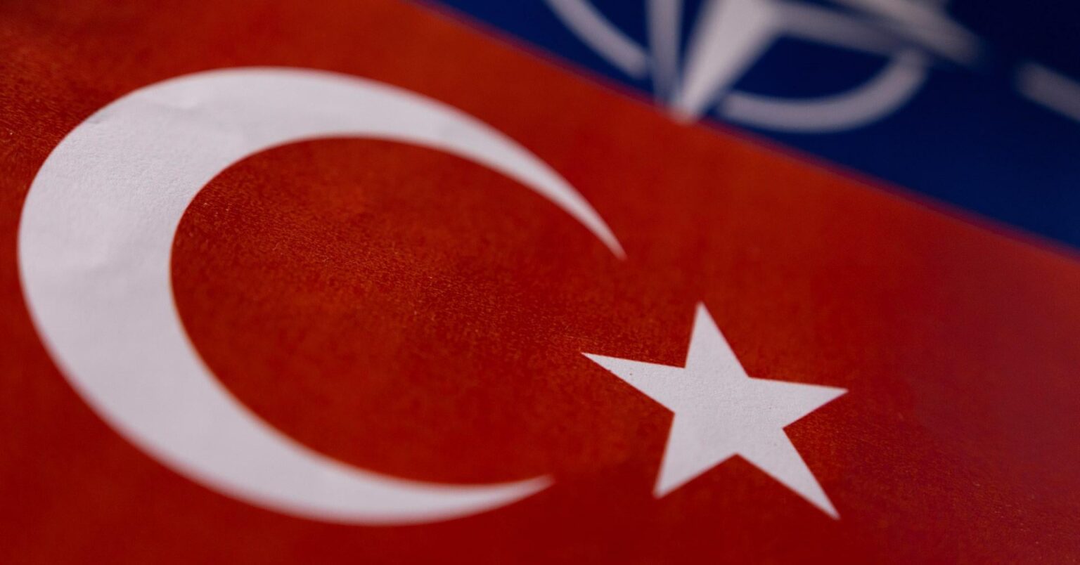 [Reuters] トルコは、ロシアの空域違反の後、NATOの対策に基づいてリトアニアに警告機を配備します