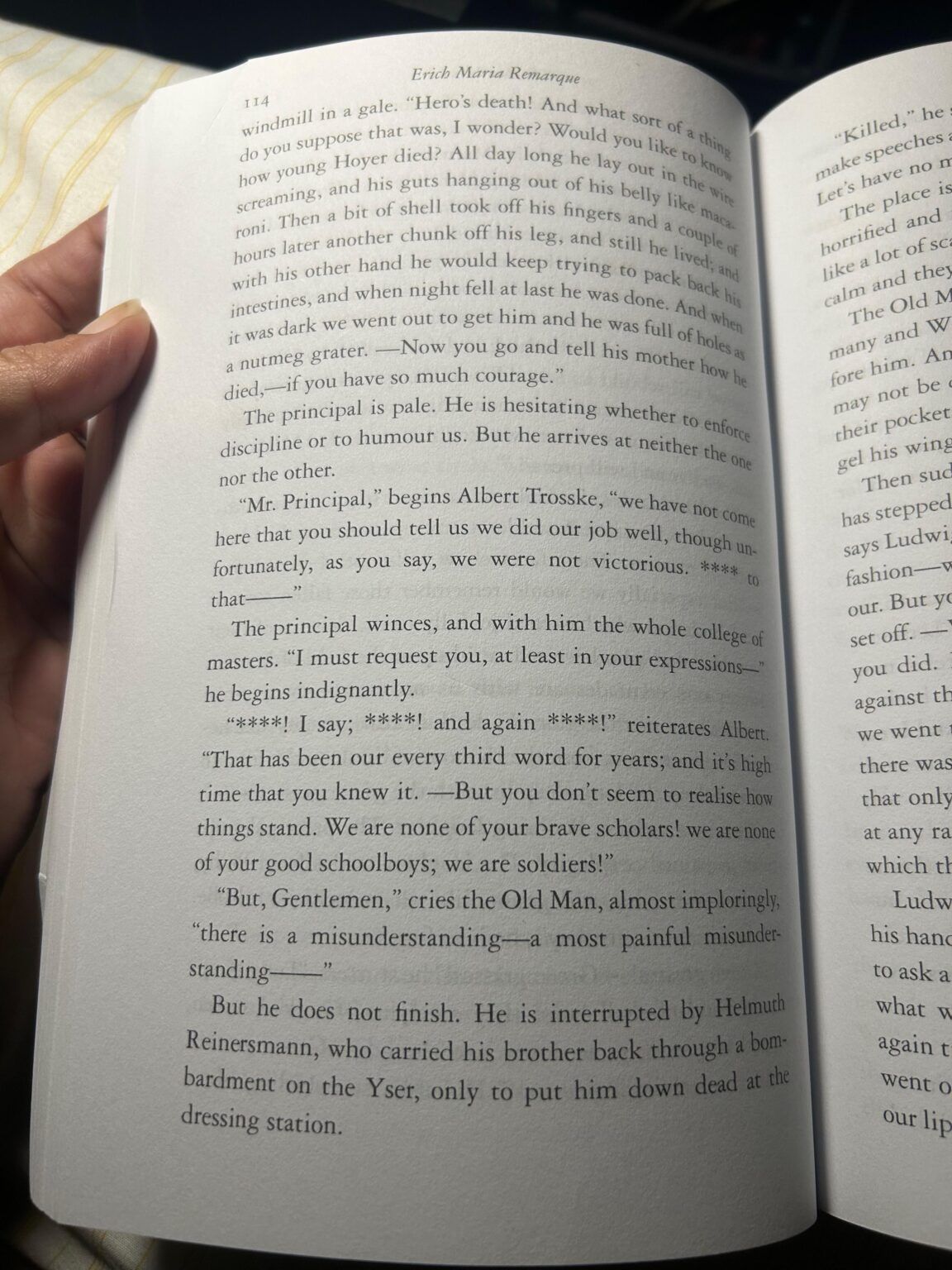 誰かがここでどの言葉が検閲されているのか教えてもらえますか？ （エーリッヒ・マリア・レマルクによる道路）