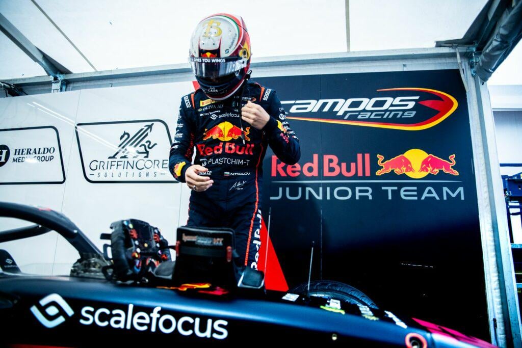 ニコラ・ツェロフは公式にカンポス・レースでF2の一部になります