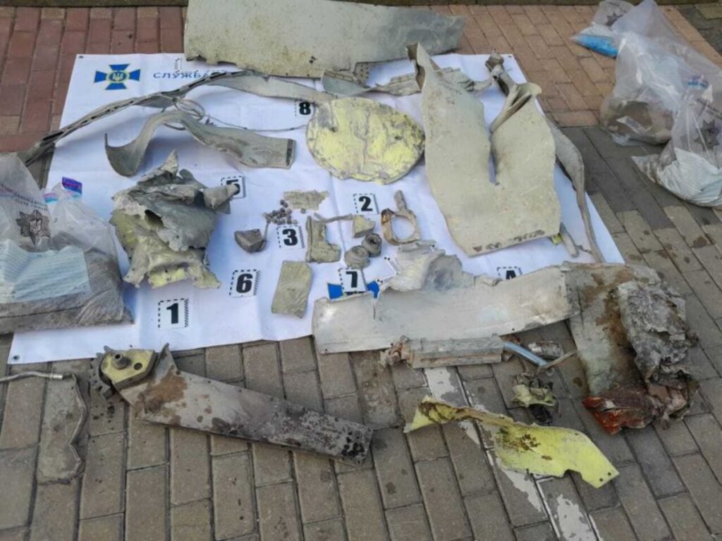 ウクライナの政府庁舎攻撃に使われたロシアの巡航ミサイル、米国や日本の部品を使用 – CNN.co.jp ウクライナの政府庁舎攻撃に使われたロシアの巡航ミサイル、米国や日本の部品を使用 - CNN.co.jp