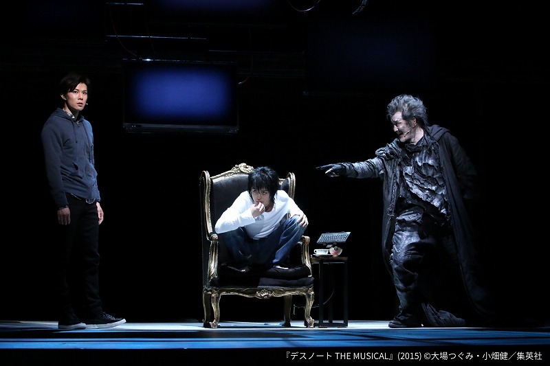 左より）夜神 月役：柿澤勇人、L役：小池徹平、死神リューク役：吉田鋼太郎