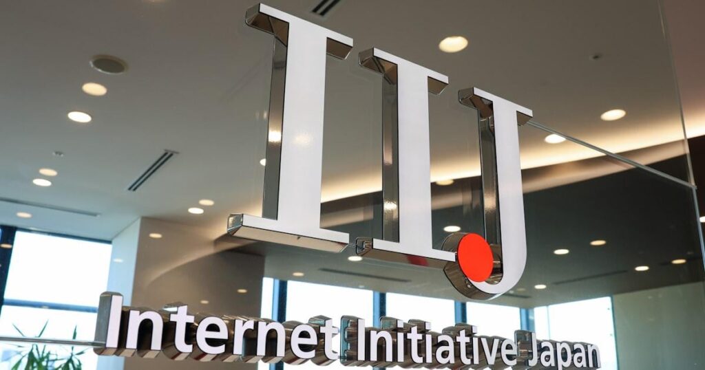 IIJ、ドコモとKDDIの回線に接続できるSIM 1枚で障害対応