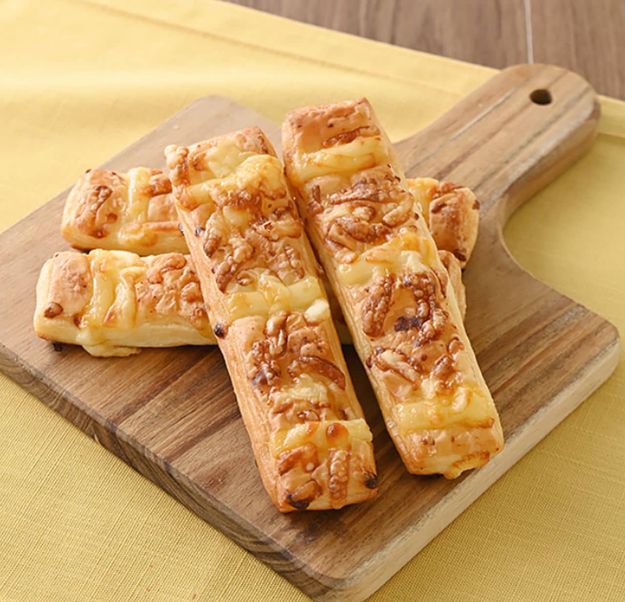 ファミリーマート「チーズスティック4本入」