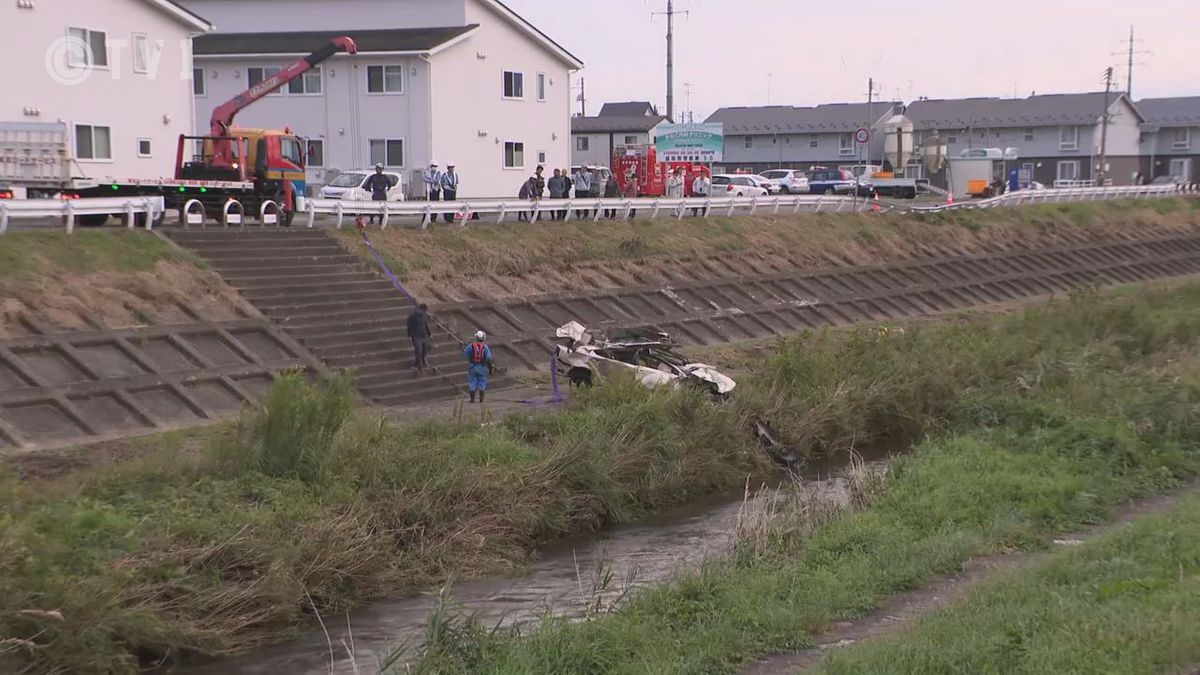 【車が川に転落して大破　運転手は病院に搬送されるも命に別条なし】岩手
