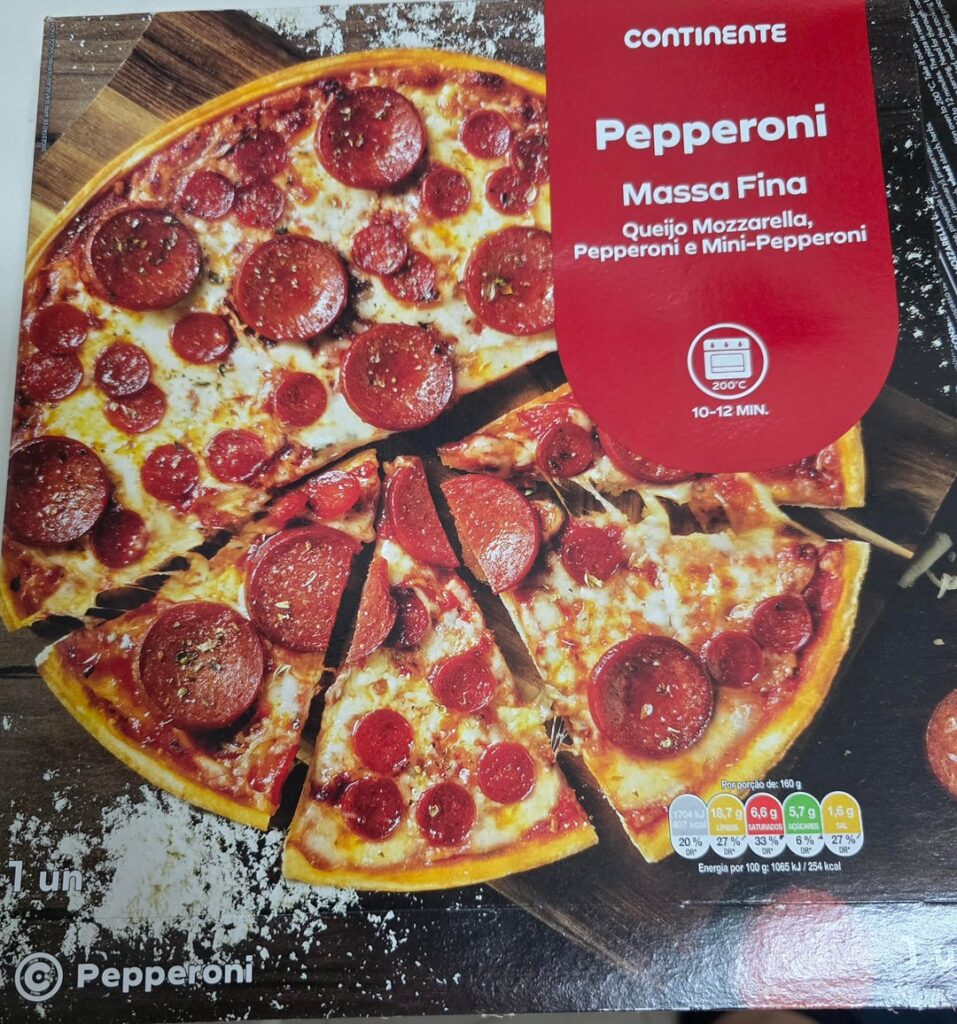 ピザに髪の毛？？