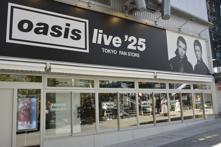 日本初のオアシス公式ポップアップショップ「Oasis Live ‘25 Tokyo Fan Store」に一足先に行ってきた！