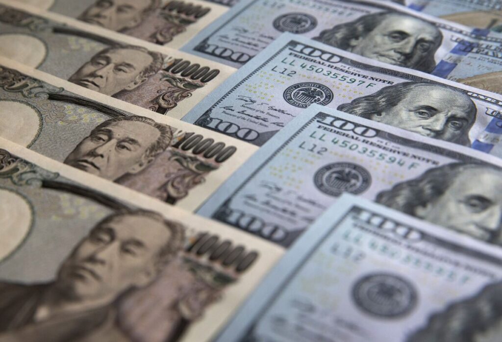 円が対ドルで1％上昇、151円台半ば－トランプ氏が中国を激しく批判 - Bloomberg