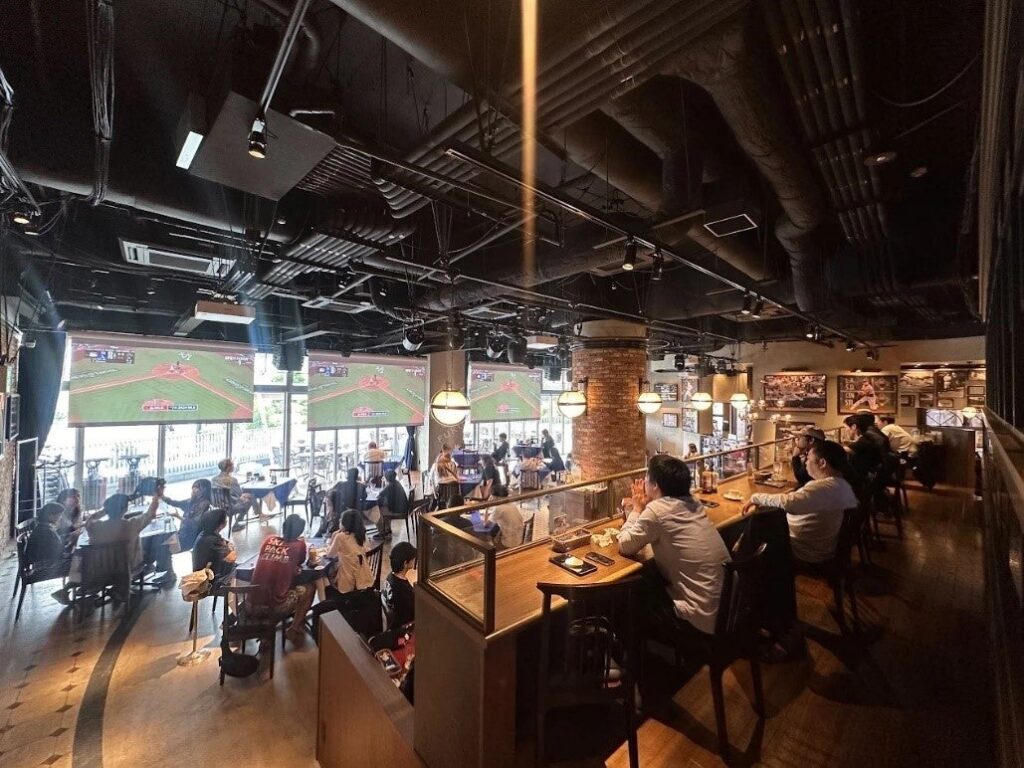 MLB café FUKUOKAでドジャース対ブルワーズの試合を観戦しよう！ | 福岡ソフトバンクホークス株式会社のプレスリリース