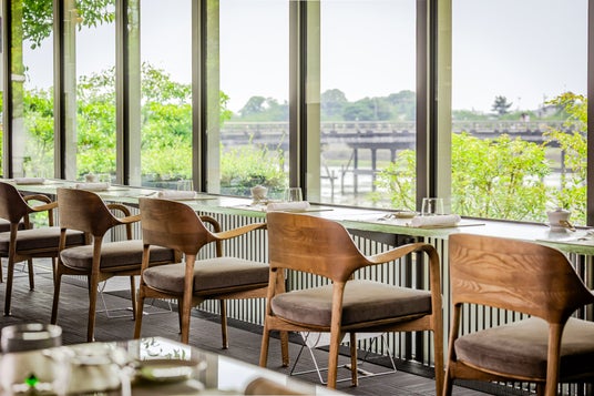 【MUNI KYOTO】総支配人に粂野隆史が就任。京都・嵐山の滞在を五感で愉しむ「MUNI Inclusive Collection」2025年10月20日（月）より販売開始 - 烏丸経済新聞