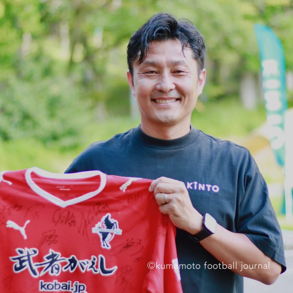 【INTERVIEW】ロッソ熊本OB 鈴木祐輔さん（2005〜2008）「熊本での４年間は、周りの人の思いを背負い、チームの存続や自分の人生もかけて戦った、すごく貴重な時間でした」 : kumamoto Football Journal