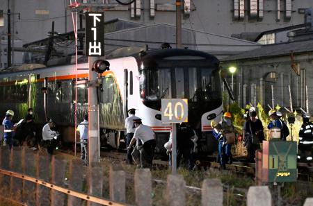 特急とトラック衝突、複数人けが ＪＲ高山線、岐阜・各務原の踏切 | 全国のニュース | 福井新聞ONLINE