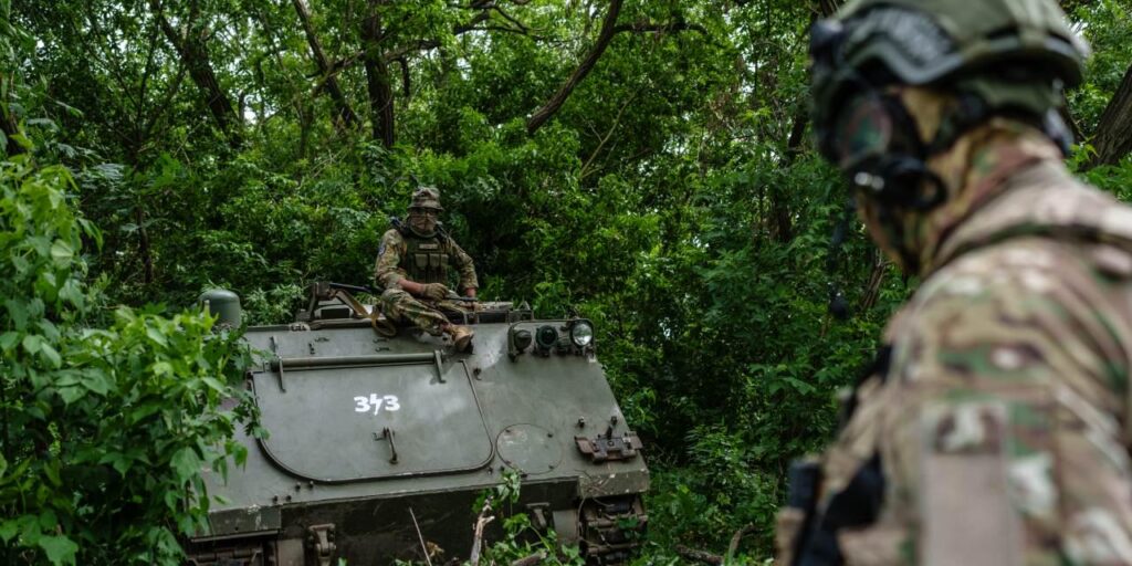 ロシアの奥深くにミサイルのストライキのための情報をウクライナに提供するために私たち
