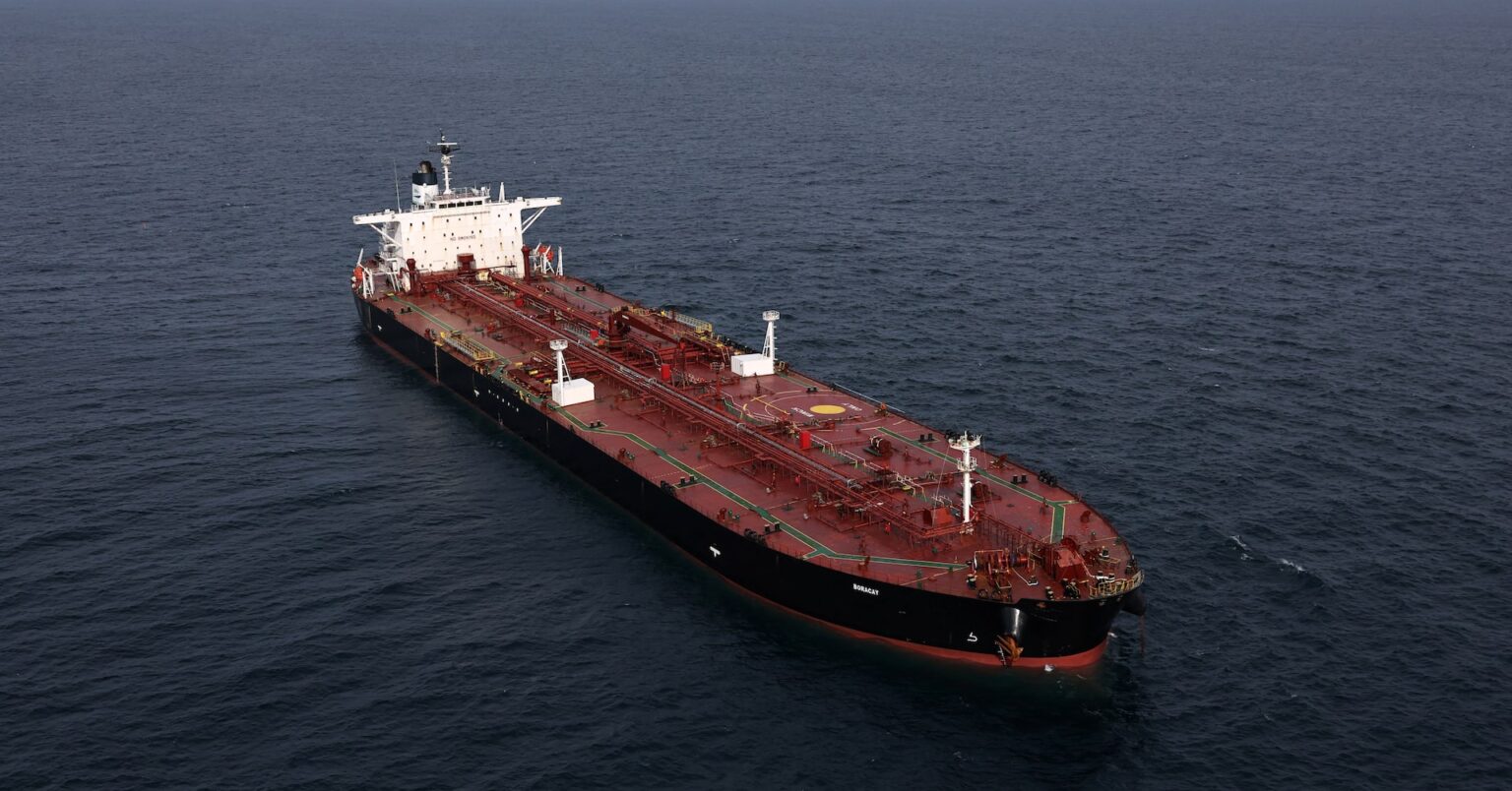 「影の船団」の拿捕、ロシアの資金源断つ欧州の新戦略=仏大統領 | ロイター 「影の船団」の拿捕、ロシアの資金源断つ欧州の新戦略=仏大統領 | ロイター