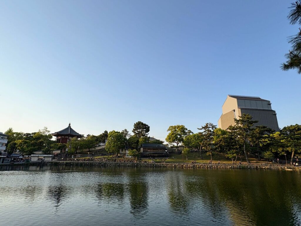 【奈良の黒歴史】150年前、県民は奈良のシカをスキヤキにしていた！廃仏毀釈の延長線上で牛鍋ならぬ「シカ鍋」まで シカを傷つける外国人に矛先を向ける高市氏だが、日本人も胸を張ってシカを守ってきたとは残念ながら言えない(1/4) | JBpress (ジェイビープレス)