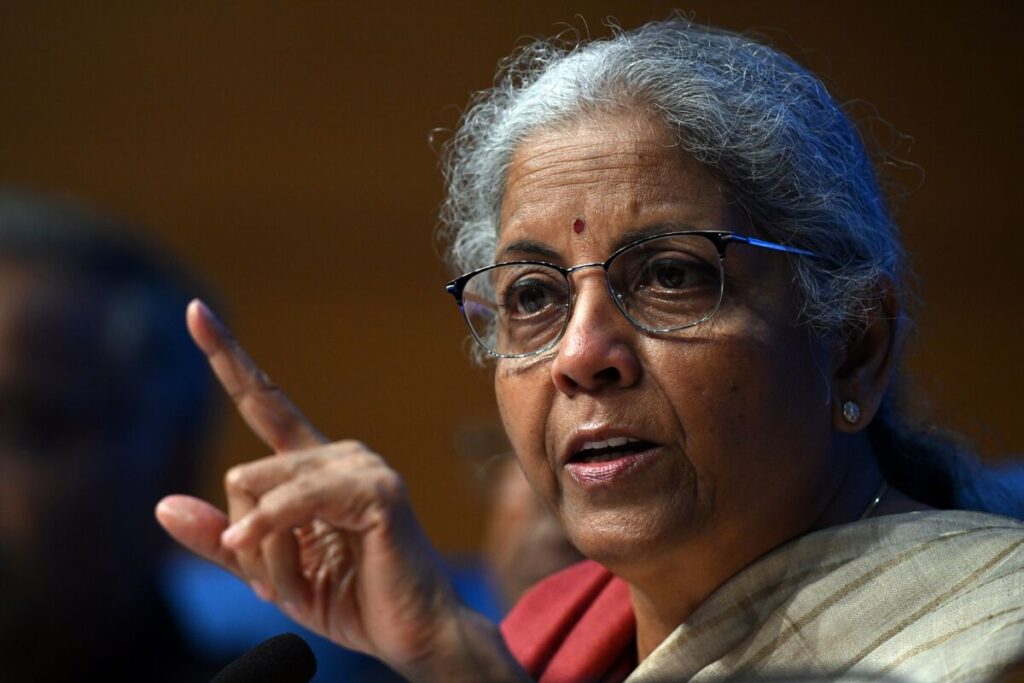 インド経済はショック吸収可能、国際秩序変容が同盟関係試す－財務相 - Bloomberg