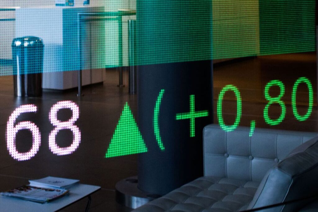 【欧州市況】英10年債、週次で4週ぶり上昇－株は6営業日続伸 - Bloomberg