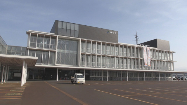 ほぼスクールバス 海岸部まで結ぶ路線バスの廃止受け 越前町が福井市内の高校まで代替のワゴン車を運行