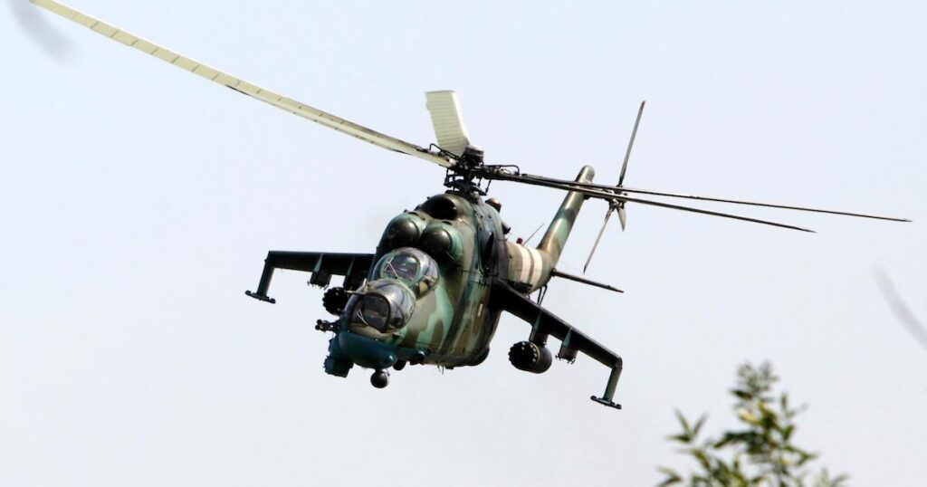 ウクライナはロシアのドローンを撃墜するためにヘリコプターを活用 | Business Insider Japan