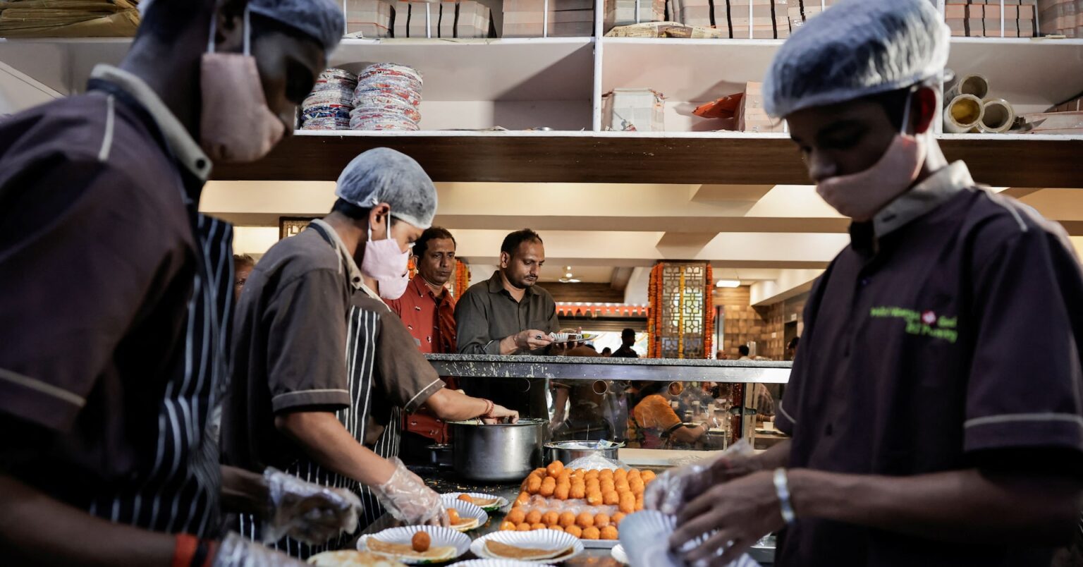 インドのサービスPMI、9月は需要鈍化で60.9に低下 なお高水準 | ロイター インドのサービスPMI、9月は需要鈍化で60.9に低下 なお高水準 | ロイター