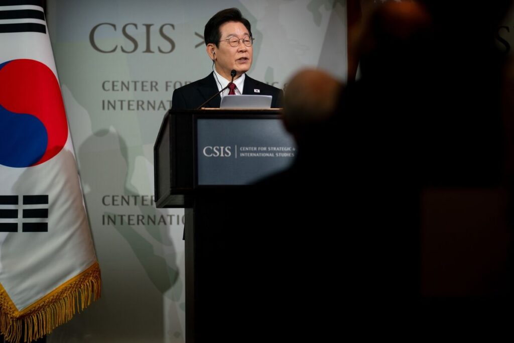 TOPIX追うKOSPI、好調韓国株の陰に「アベノミクス」－稼ぐ好機にも - Bloomberg