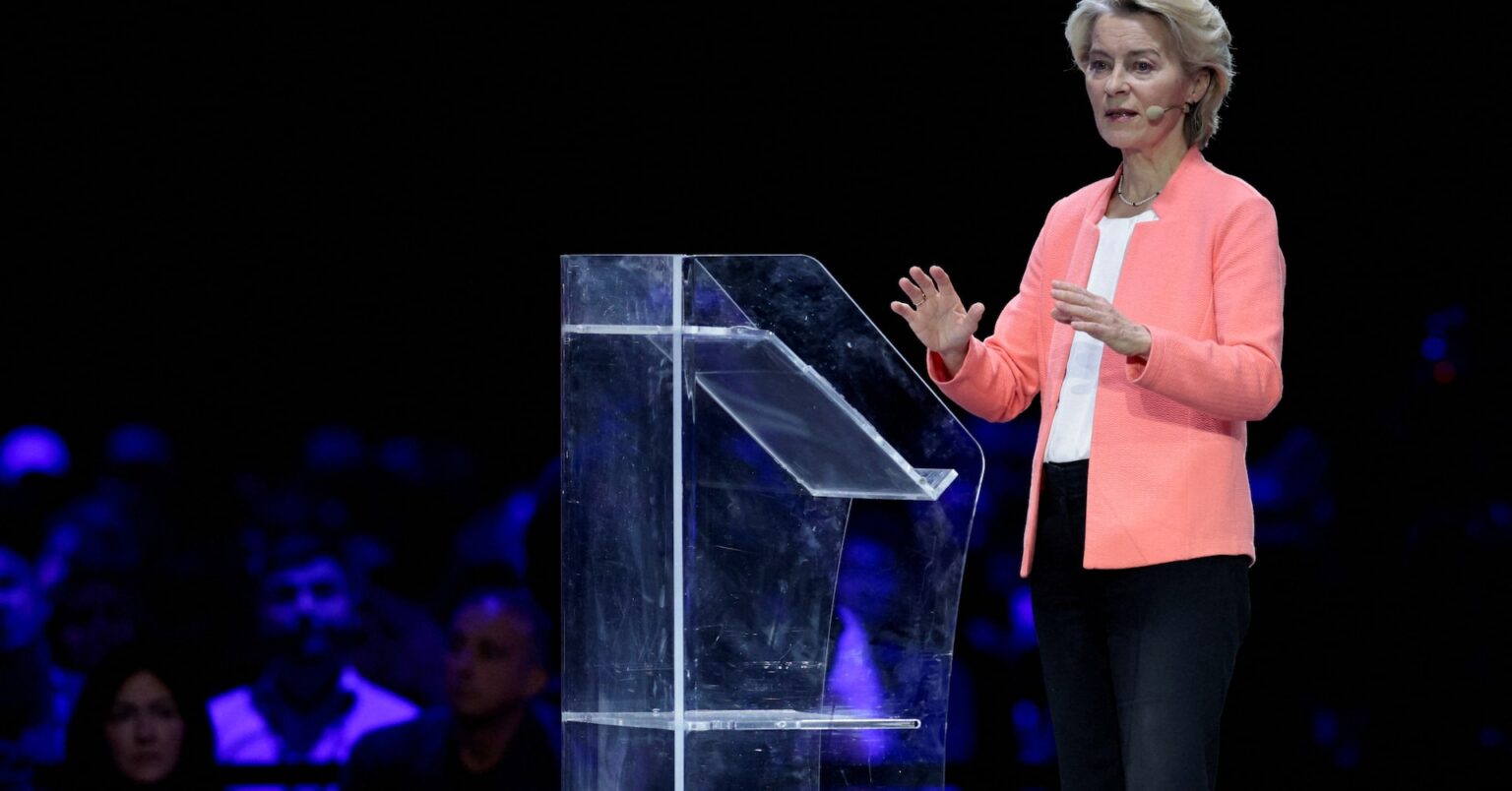 ＥＵ委員長に新たな不信任決議案、仏極右・左派が主導 | ロイター