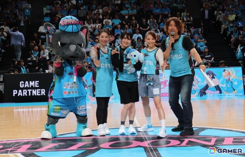 「劇場版ゾンビランドサガ ゆめぎんがパラダイス」佐賀バルーナーズとのコラボイベントが開催！田野アサミさんと衣川里佳さんが選手コールや始球式に挑戦の画像